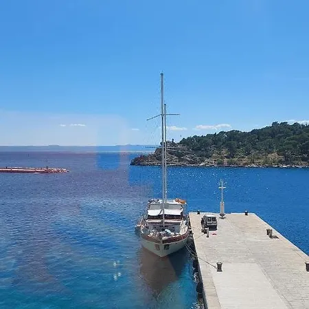 Port On Riva With Parking And Sea View * Makarska