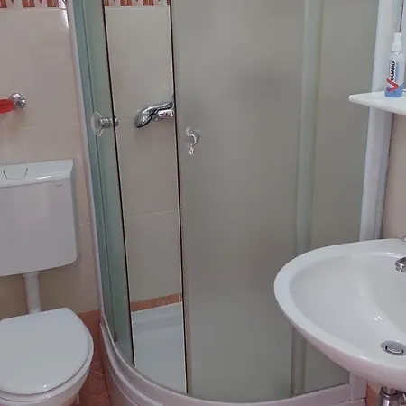 Port On Riva With Parking And Sea View Appartement *