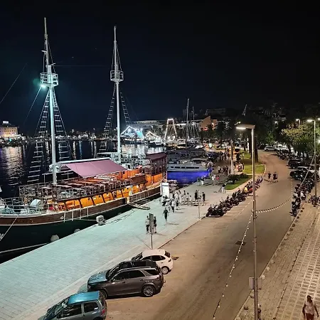 アパート Port On Riva With Parking And Sea View *